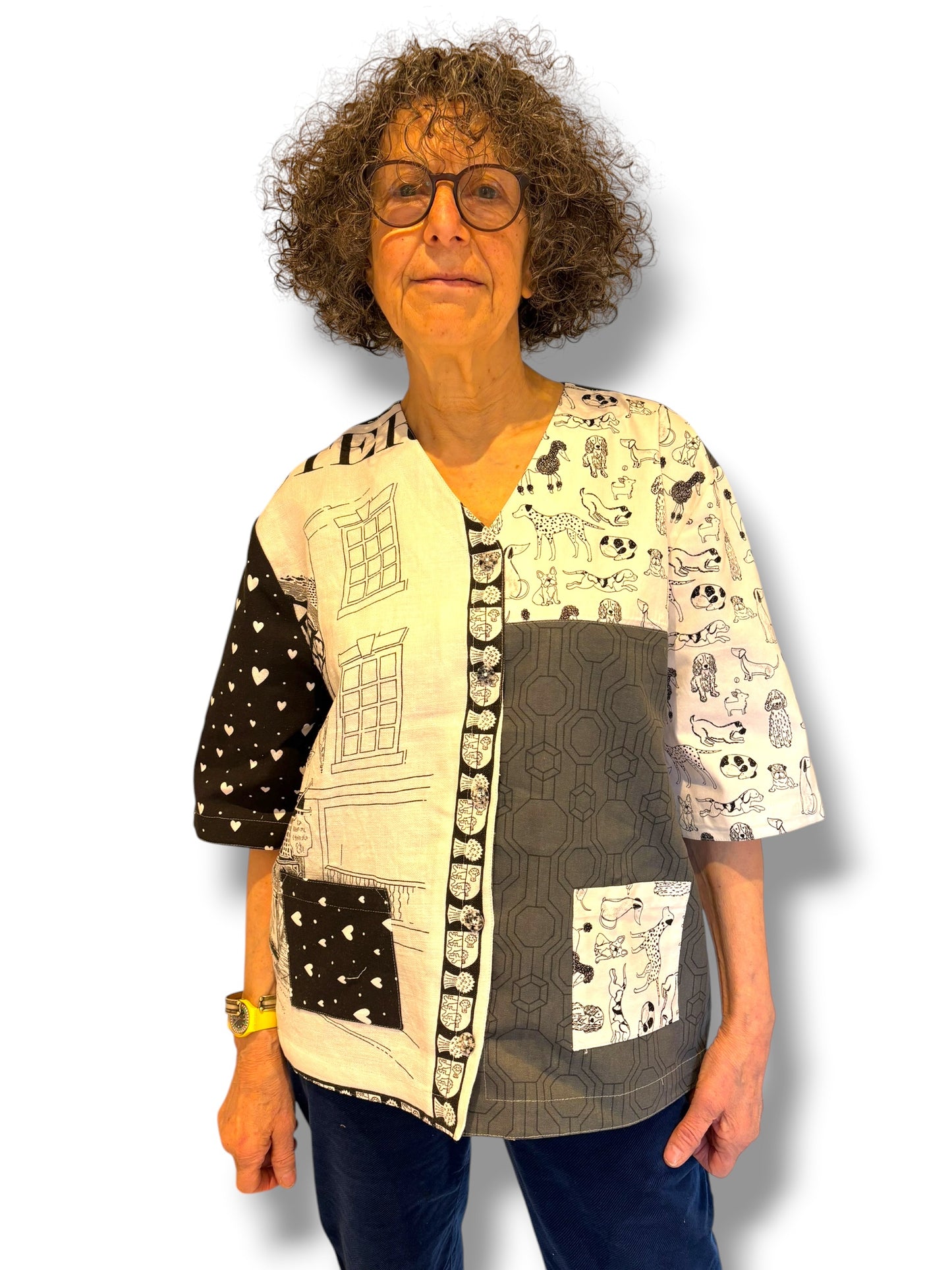 The black and white collarless tea-shirt