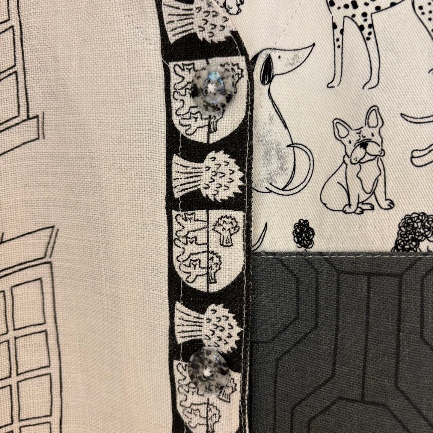 The black and white collarless tea-shirt