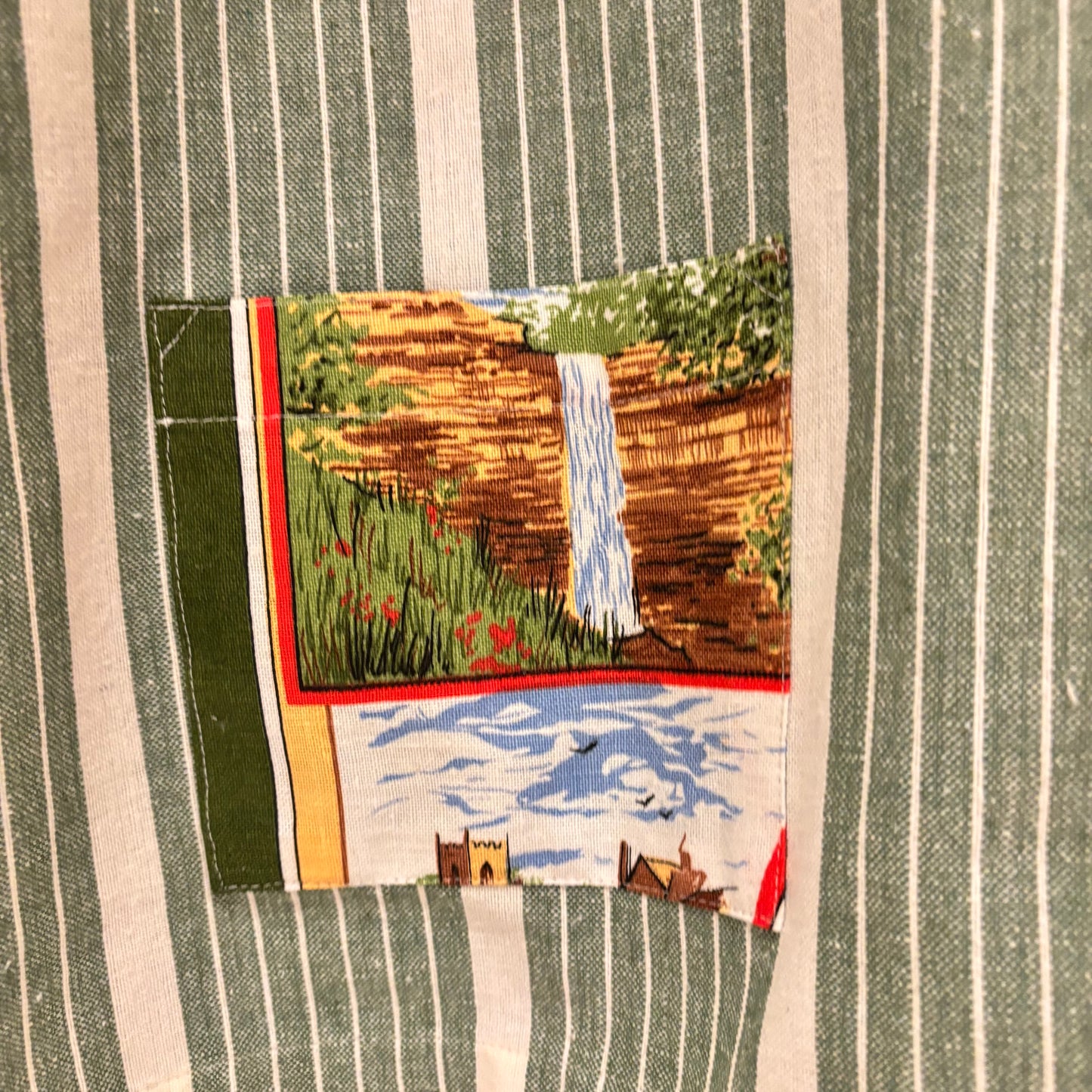 LONGER LENGTH One size tea-shirt “Cadbury Girl”