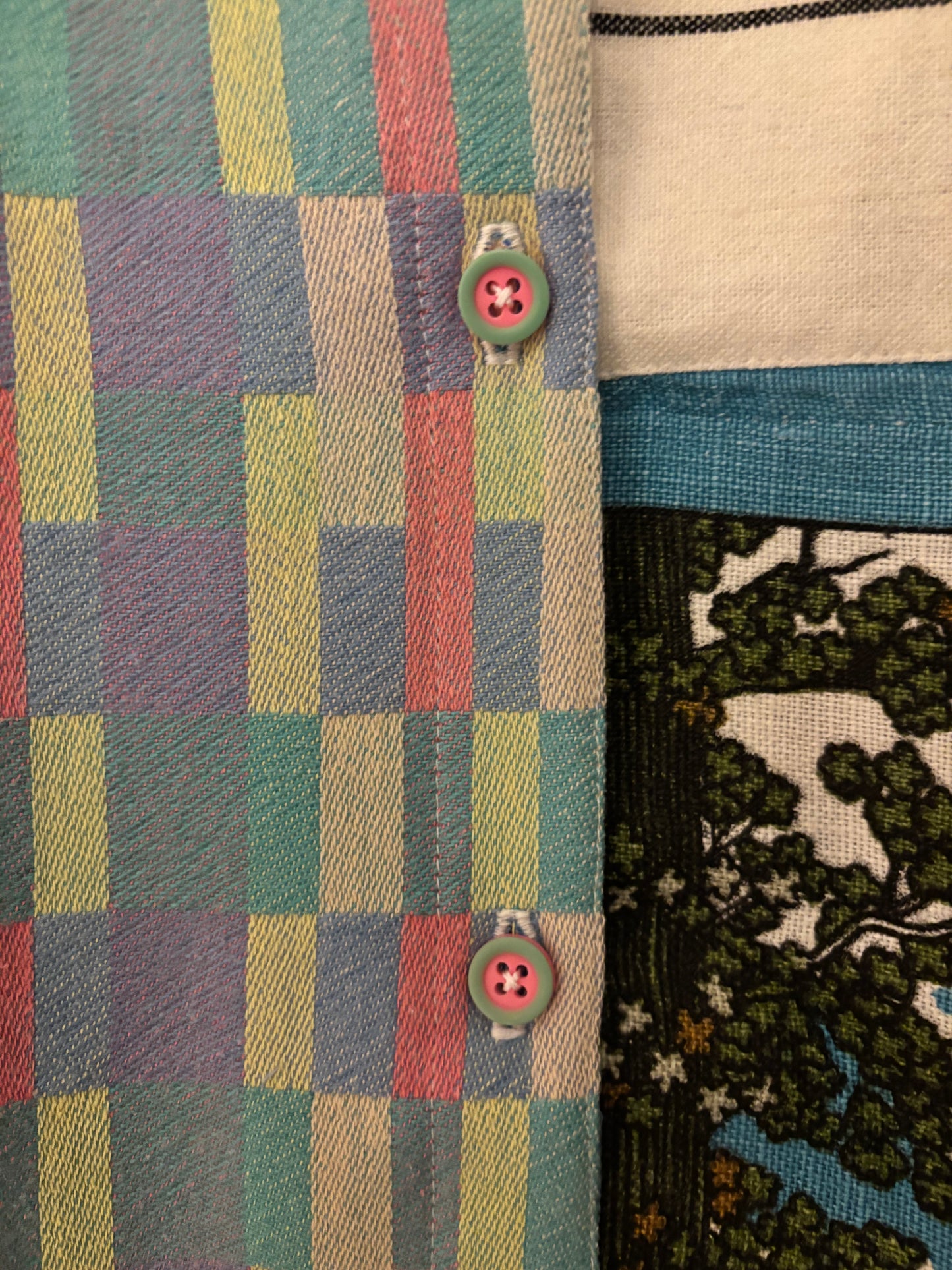 LONGER LENGTH Tea -shirt - Olive oil and patterns