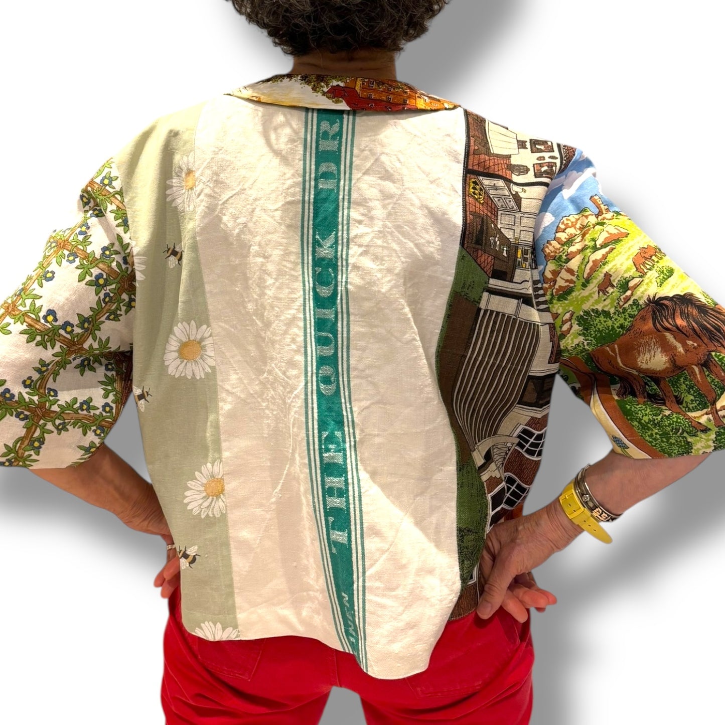 One size tea-shirt “Erddig and bees with flowers”