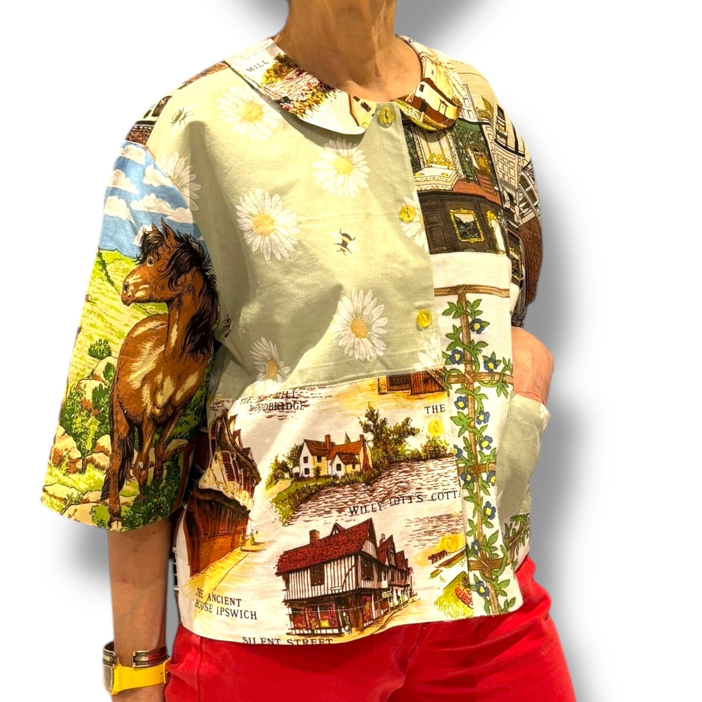One size tea-shirt “Erddig and bees with flowers”